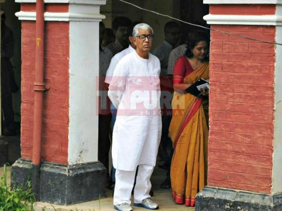 Election knocking door : Manik Sarkar inspects school infrastructure, 'Quality of Education'
